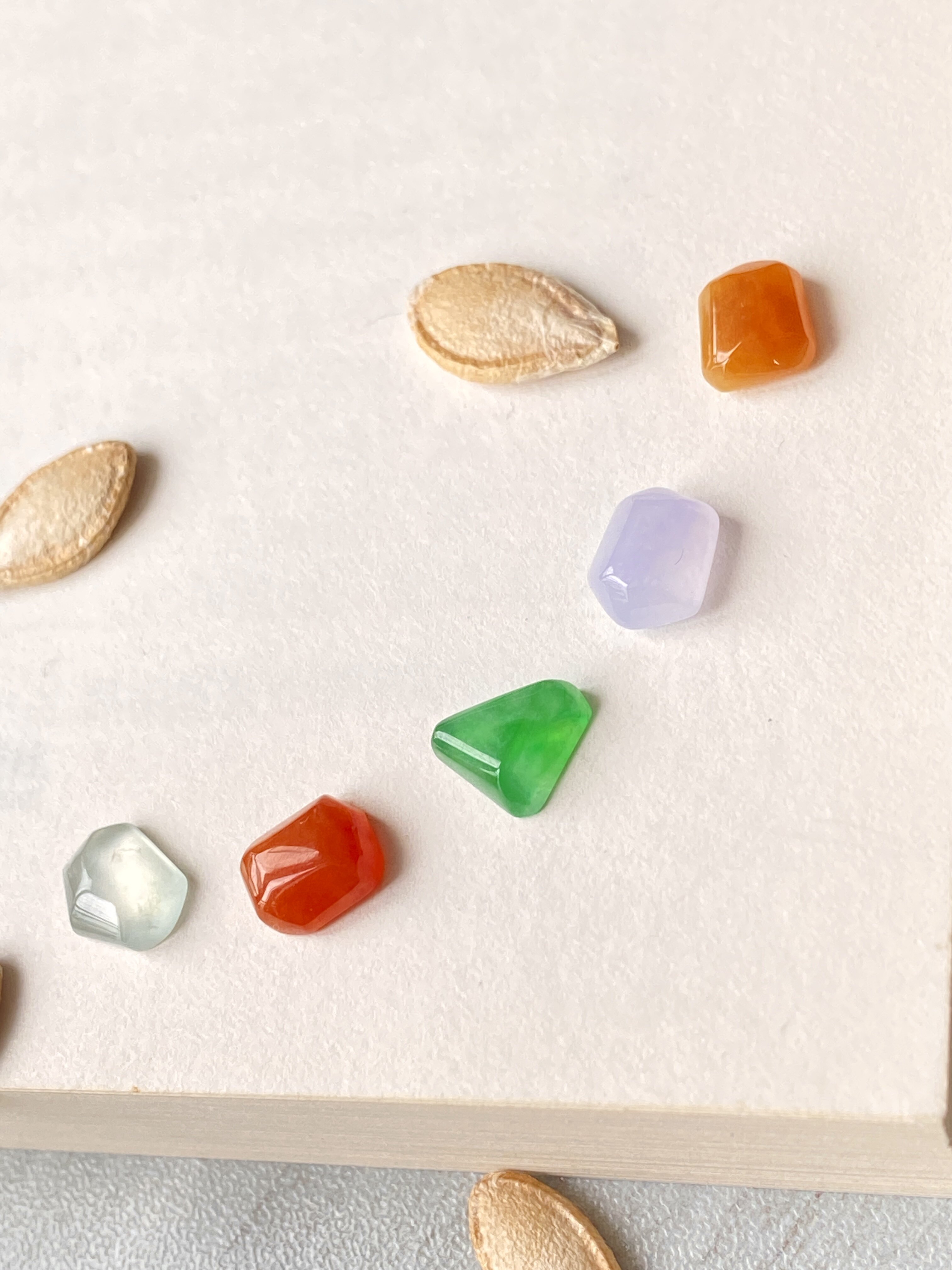 天然A货翡翠老坑冰种五彩起光随形戒面