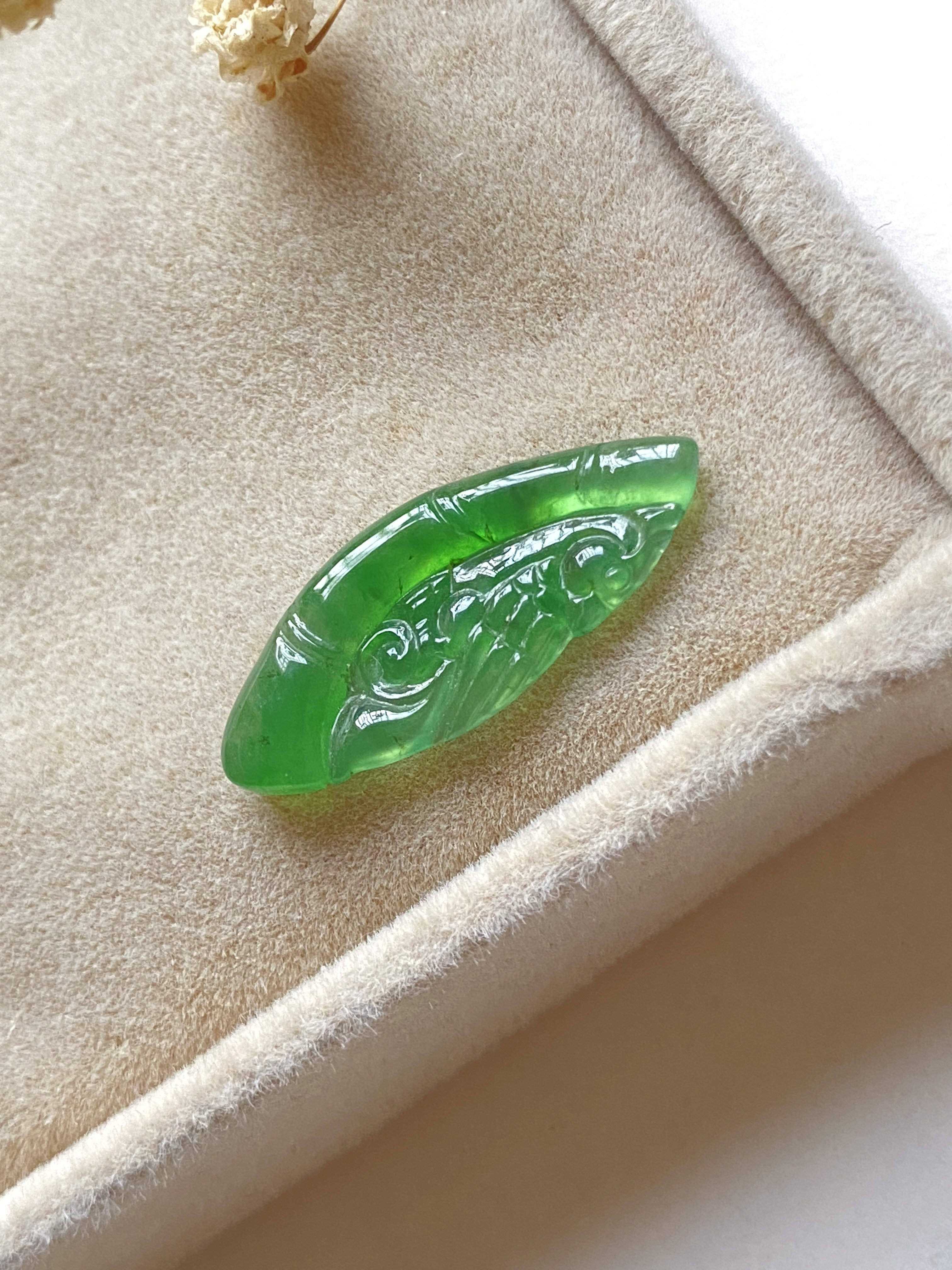 缅甸玉石天然A货翡翠辣绿鹦鹉竹节