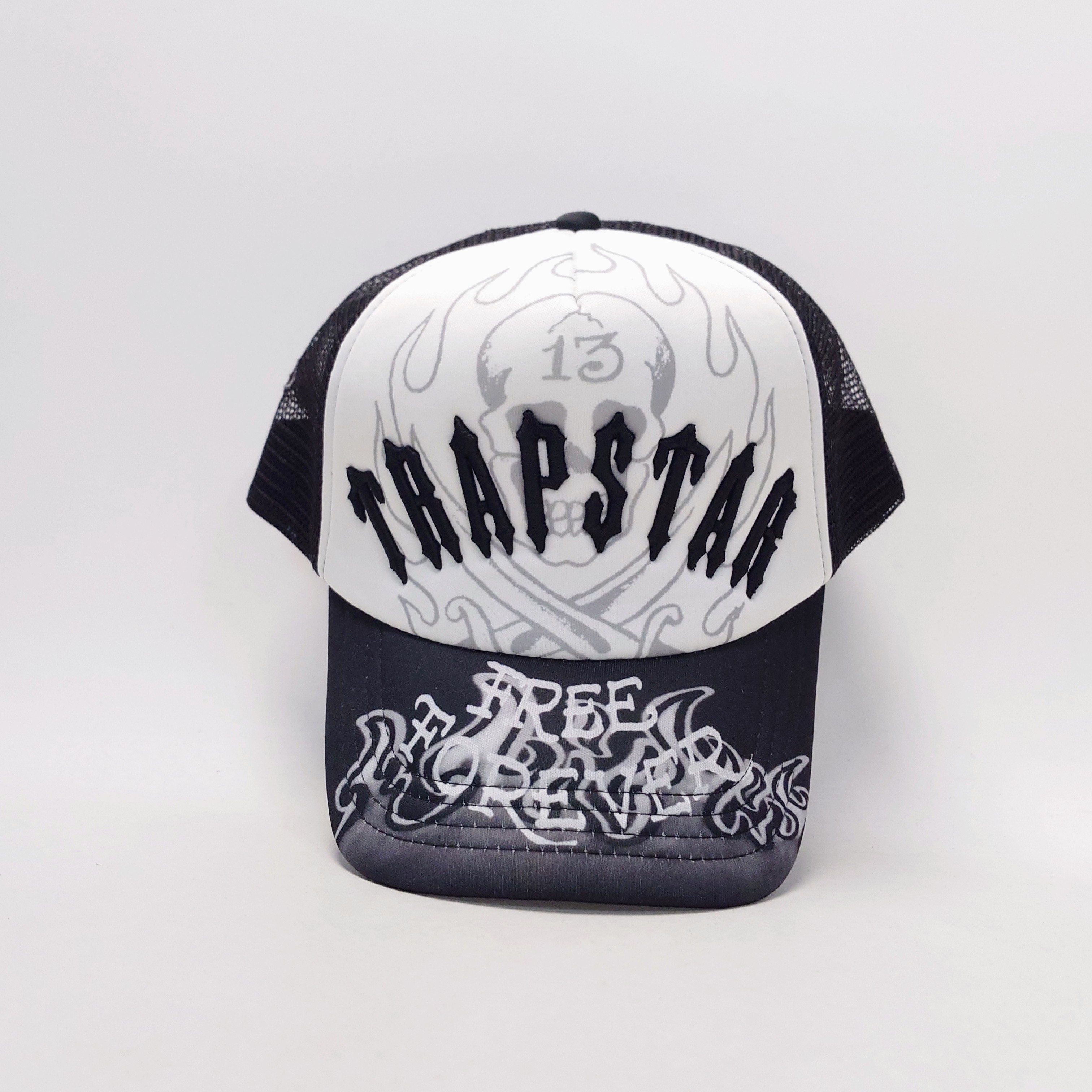 Trapstar x Ed Hardy Trucker Black/White 英国双潮牌联名货车帽