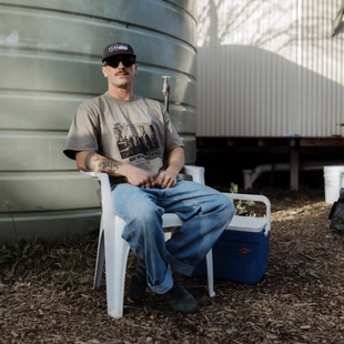 eatyourwater Sunday kip with our Isolate 5 Panel 复古老爹帽