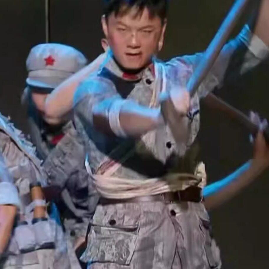 舞蹈演出服来图定制飞夺泸定桥服装