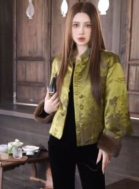 Gyantong郭彦彤定制桑蚕丝老缎提花鹅绒服冬款女千金风WT10553