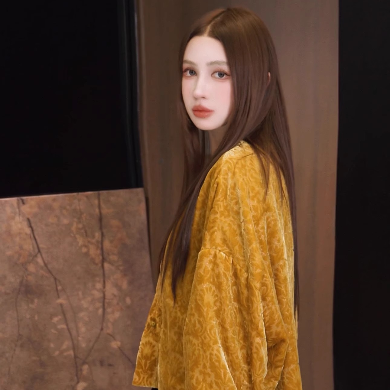 Gyantong郭彦彤百分百桑蚕丝丝绒重工外套秋款轻奢高级WT1049