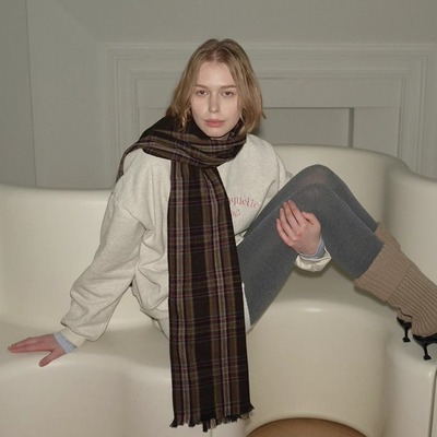 复古经典暗紫格纹书卷气针织围巾