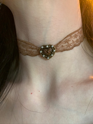 棠洛 咖色蕾丝中古choker颈链女复古珍珠爱心吊坠锁骨链日常百搭