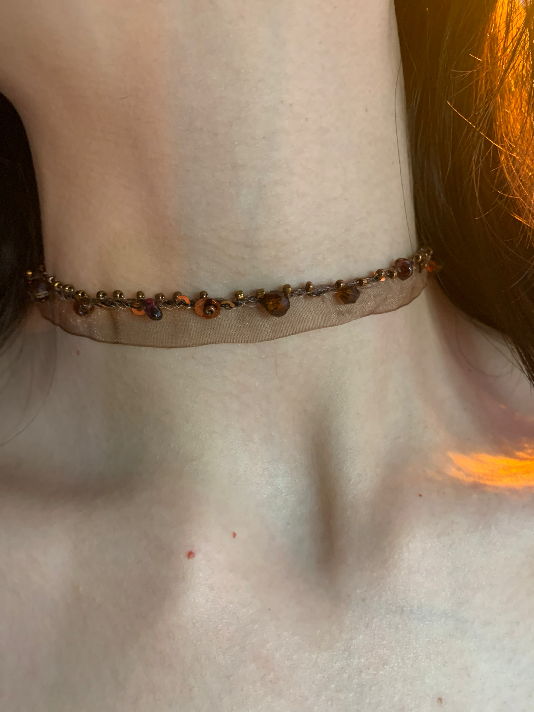 咖色钉珠choker项圈女蕾丝布艺颈链高级感个性独特百搭锁骨链2026