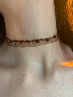 咖色钉珠choker项圈女蕾丝布艺颈链高级感个性独特百搭锁骨链2026