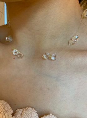 棠洛 绿色玉石间隔异形白水晶锁骨链女显白高级感颈链巨好看项链