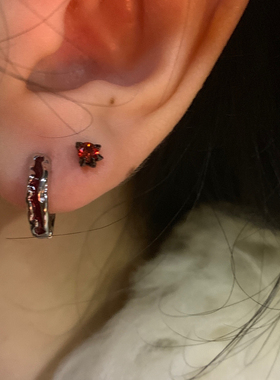 甜辣私藏 美式红色叠戴耳钉耳扣女mini睡觉不用摘耳环方圆脸耳饰