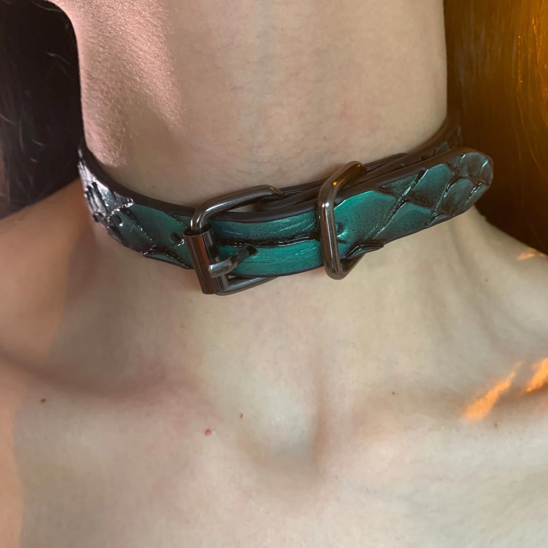 幽绿蛇纹choker项圈女软皮颈链