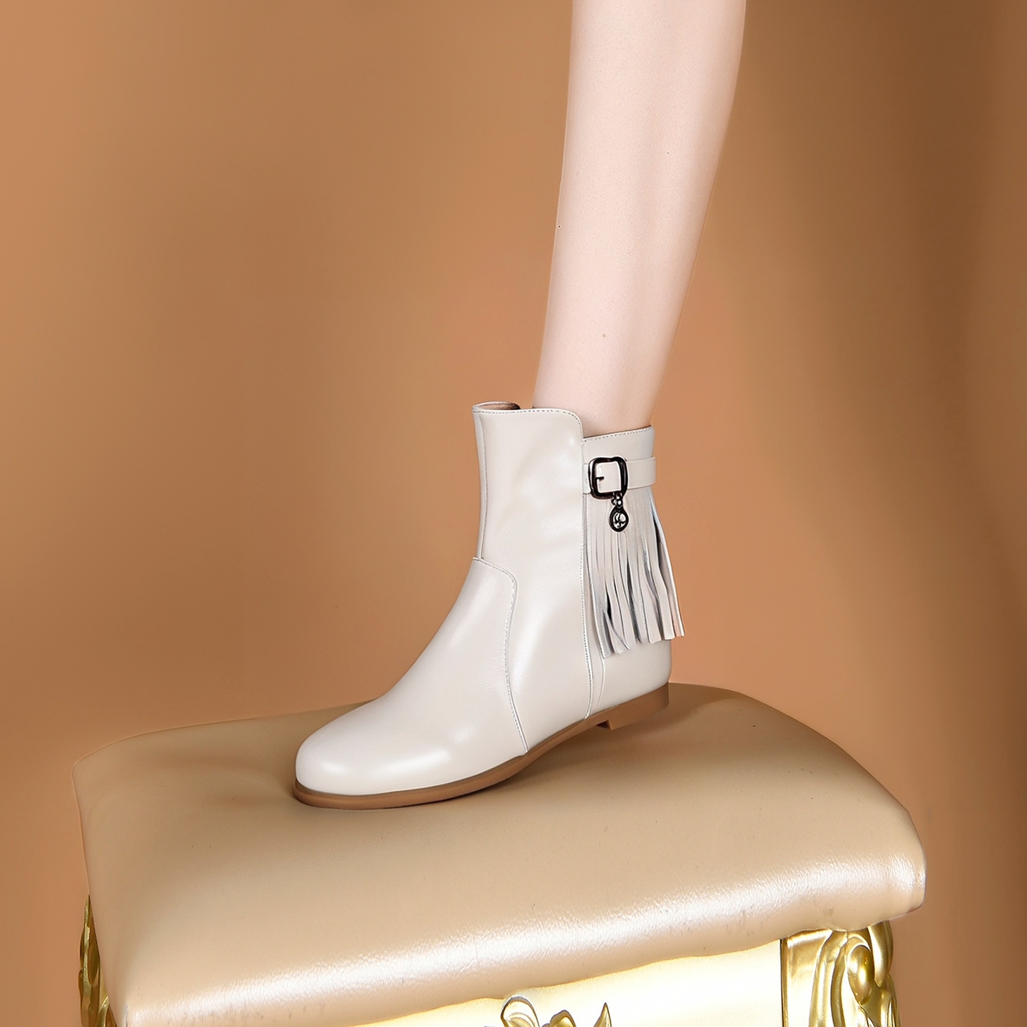 佳雨娇新款真皮小短靴