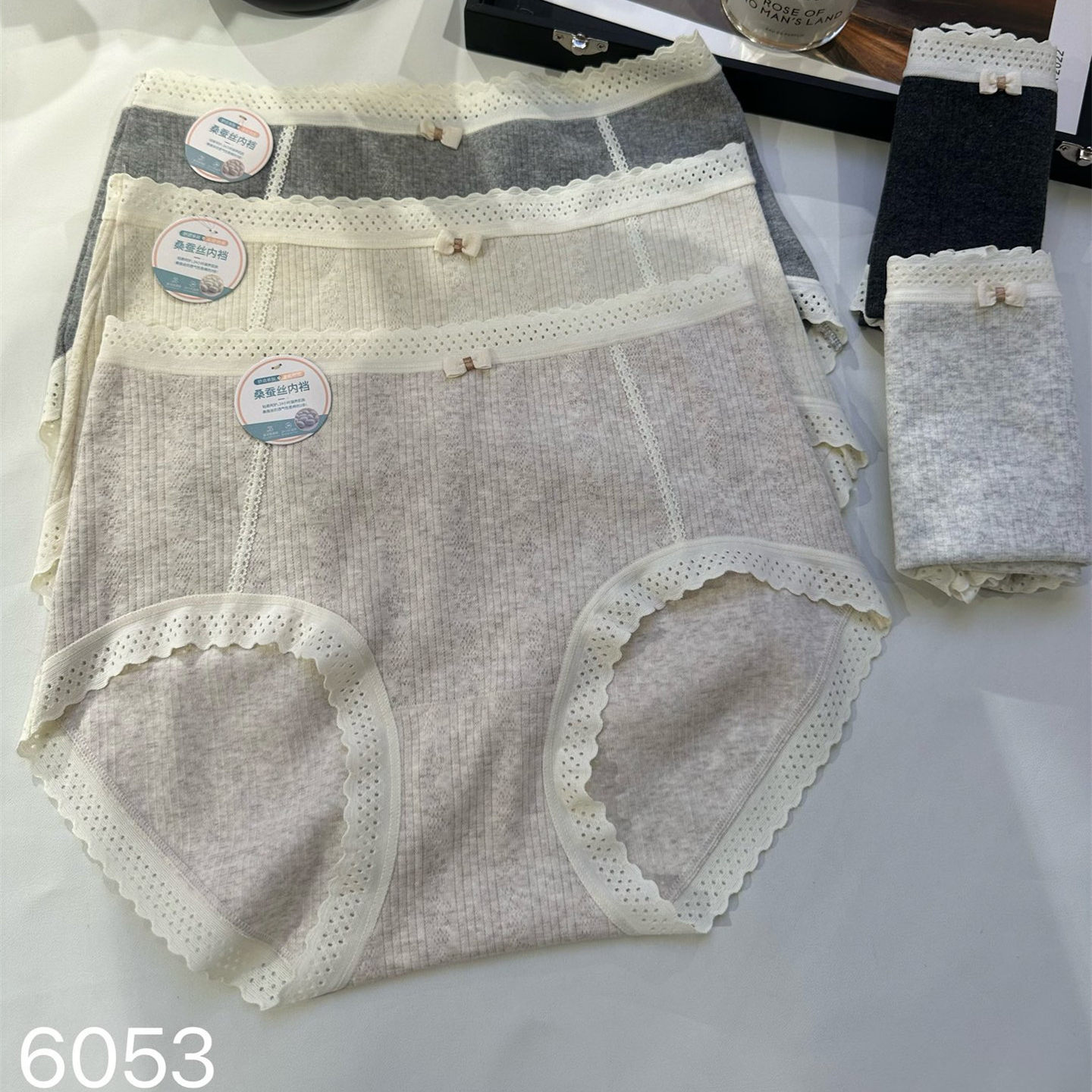 奥黛茉螺纹中腰蕾丝边内裤女士抗菌桑蚕丝底裆透气包臀三角短裤头,女士内衣/男士内衣/家居服,女三角裤,淘宝优惠券,粉丝福利购,淘宝优惠卷