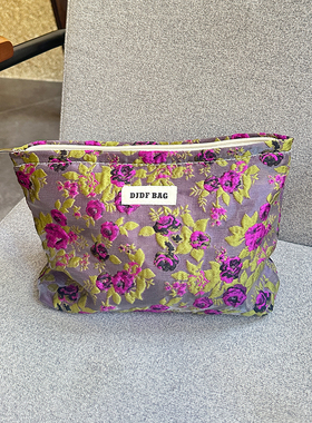 ins新款紫色便携大容量化妆包高级感旅行洗漱包随身帆布收纳包女