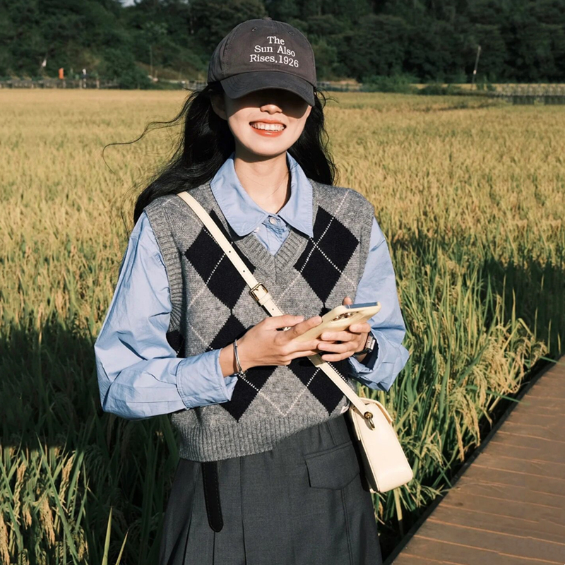 V领套头马夹复古菱格短款小个子