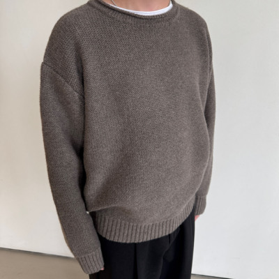 领口卷边反穿风格粗针重磅毛衣