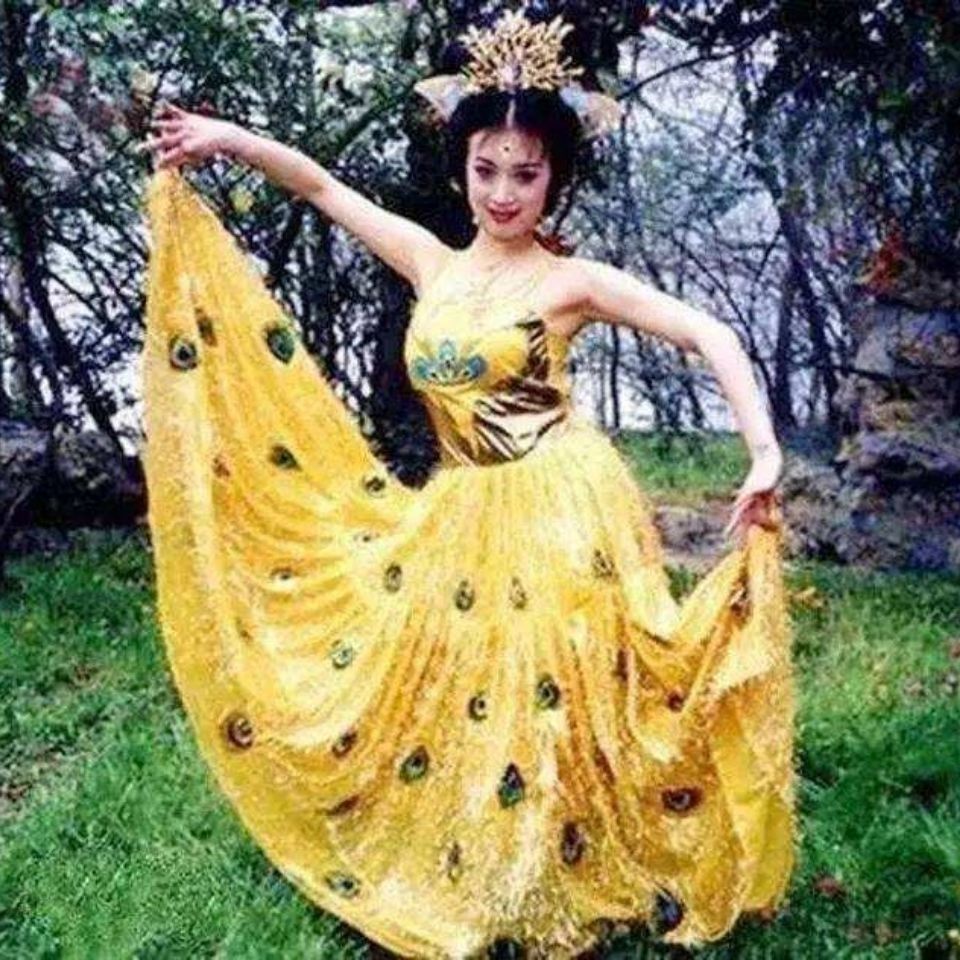 电视剧影视剧抖音同款西游记孔雀公主同款服装孔雀舞大摆裙亮片