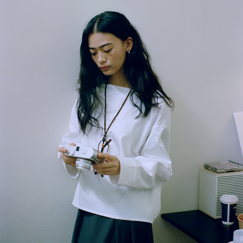 慢呢上衣一字领mannee