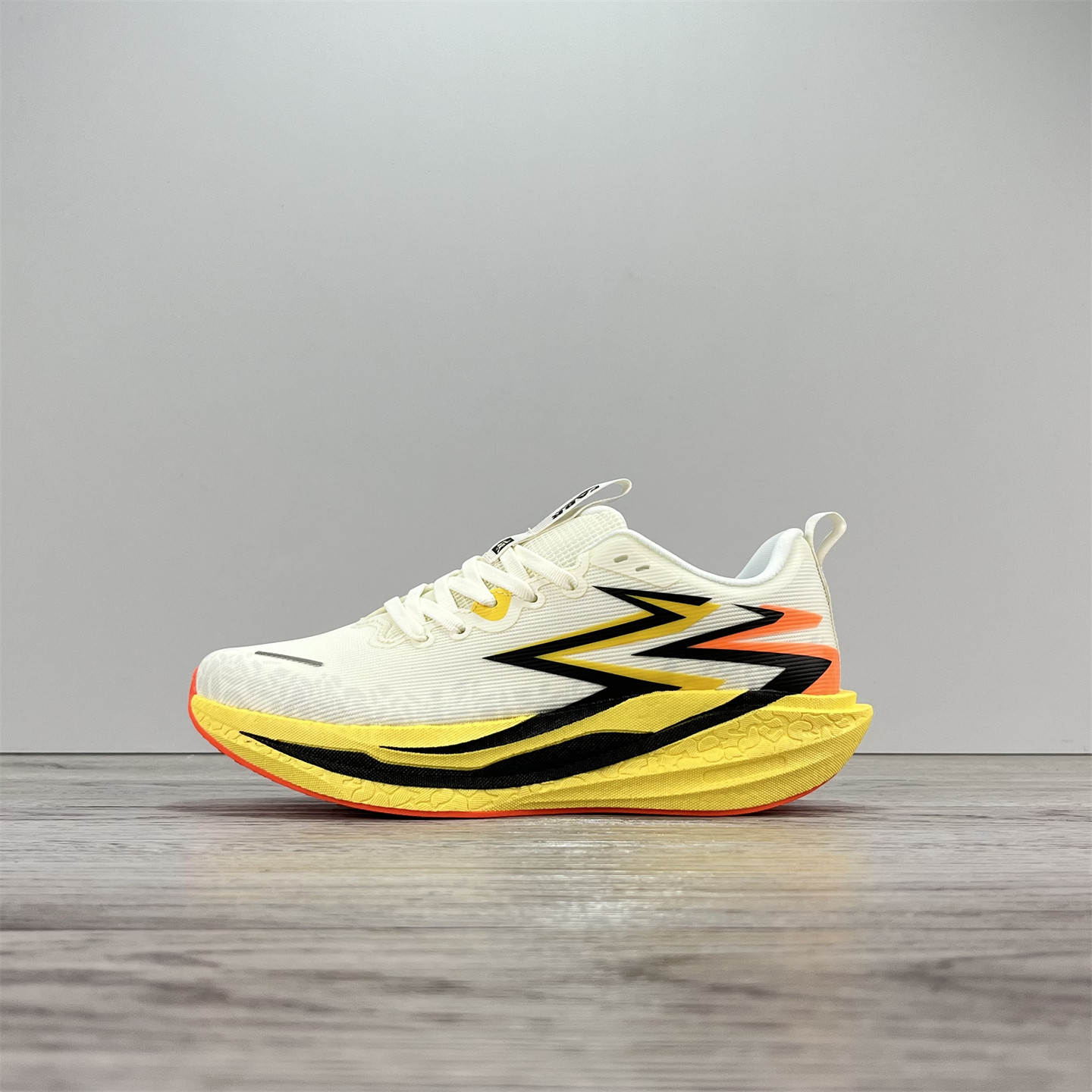 外贸秋季真爆碳板跑步鞋男女款透气轻便防滑体测马拉松运动鞋跑鞋