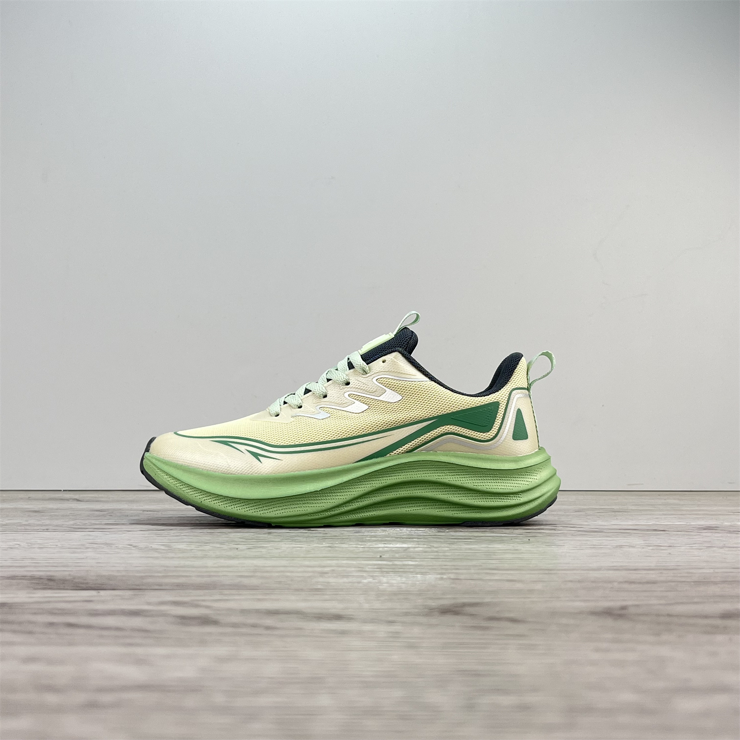 外贸单秋季运动跑步男女鞋轻便厚底减震回弹跑步鞋防滑耐磨慢跑鞋