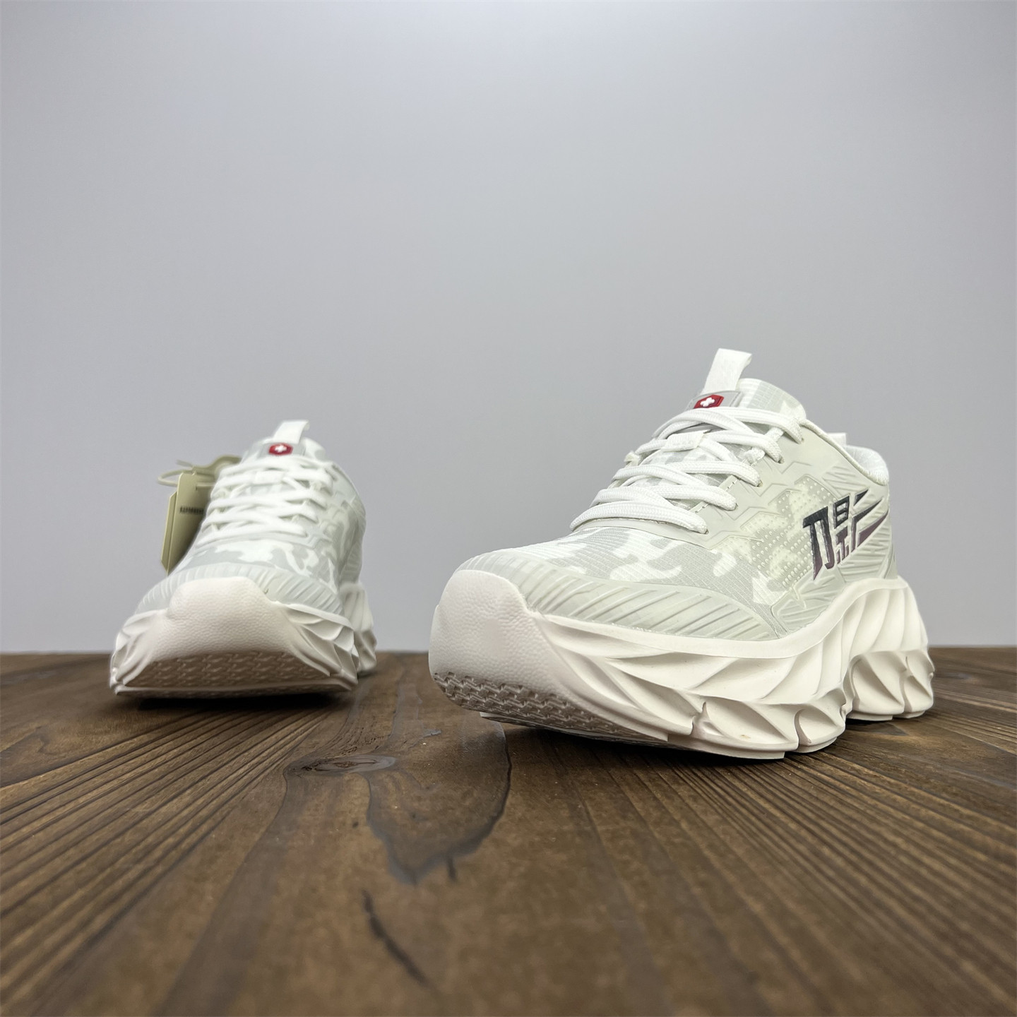 出口美国单春季新款户外高端越野跑鞋情侣款厚底增高轻便旅游鞋,户外/登山/野营/旅行用品,越野跑鞋,淘宝优惠券,粉丝福利购,淘宝优惠卷