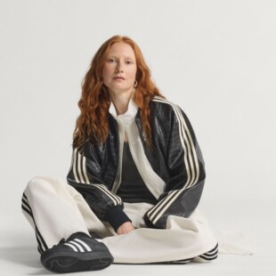 Adidas阿迪达斯三叶草女子26年春运动休闲宽松仿皮夹克外套KE5035