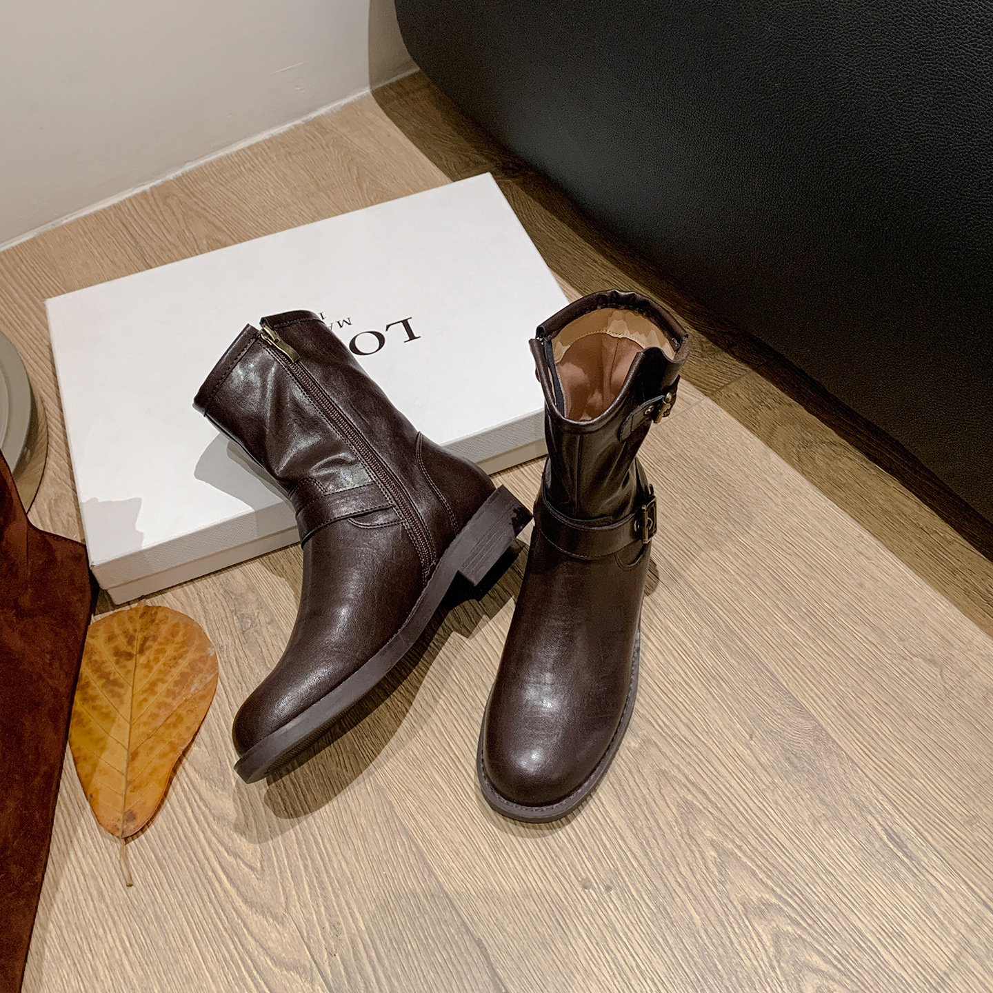 2025秋冬新款侧拉链真皮平底短靴女厚底马丁靴显瘦中筒西部女靴子