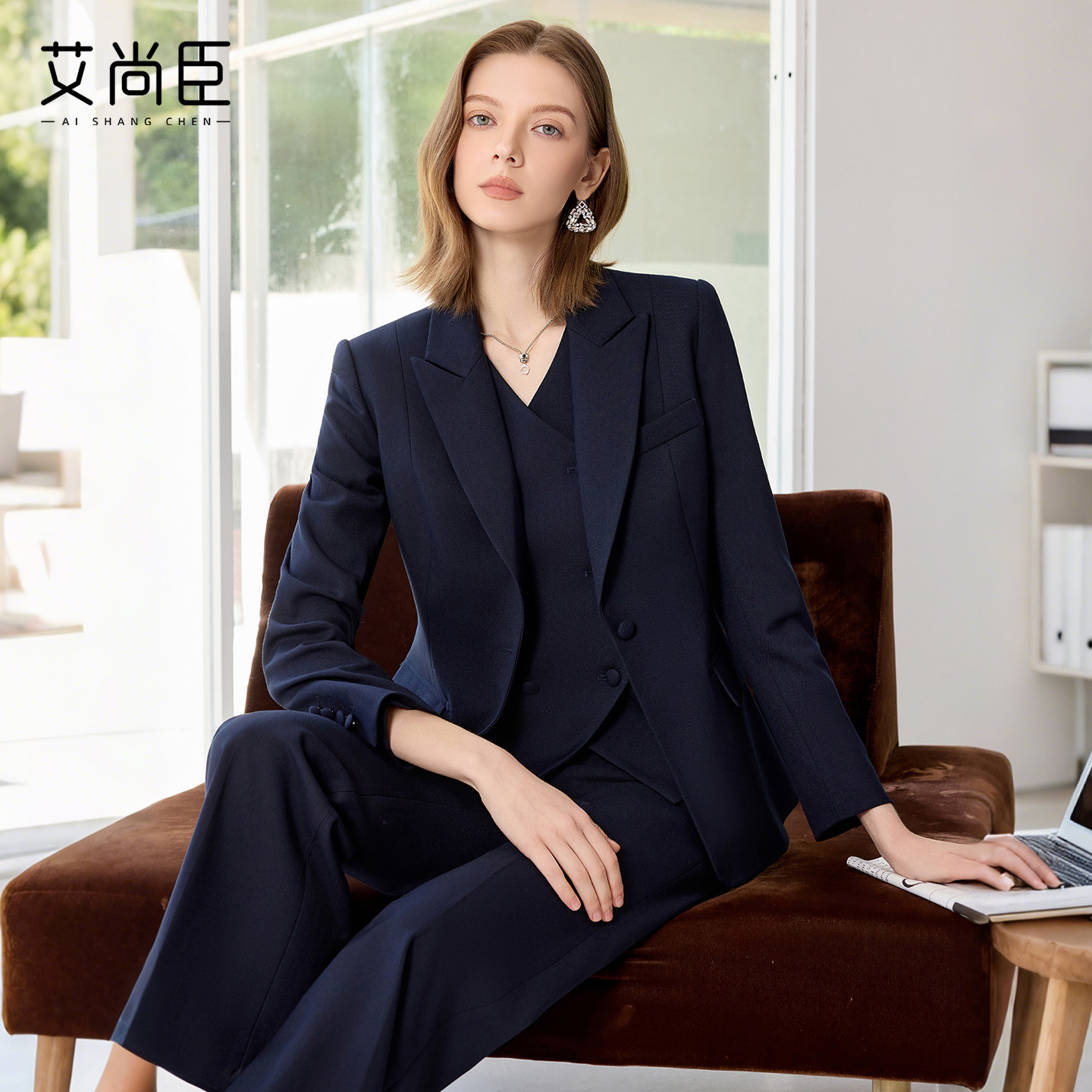 艾尚臣西装套装女早秋轻职风西服马甲三件套高端气场强大ol职业装