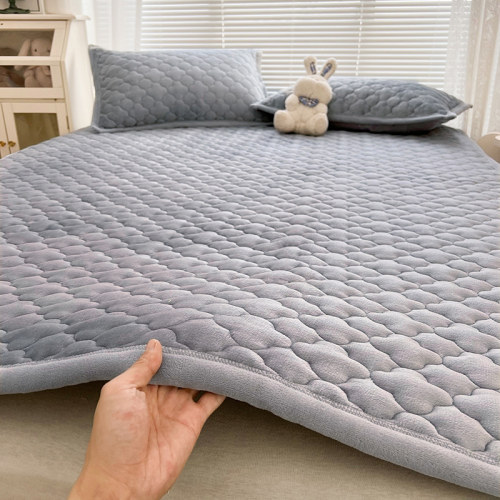 A类牛奶绒大豆夹棉床护垫