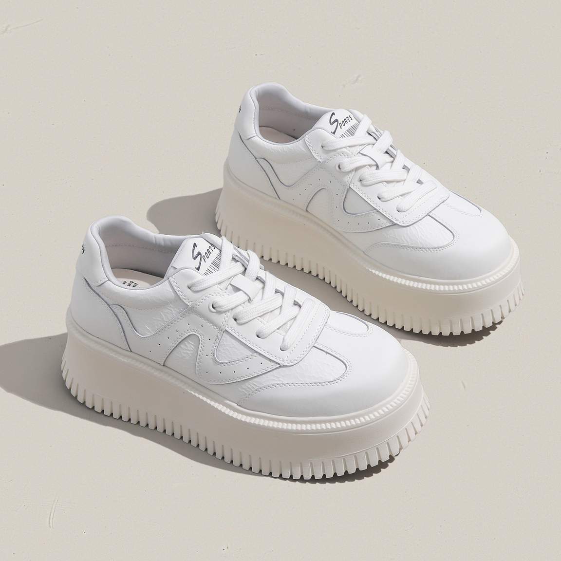 周周推荐~2025秋冬新款小个子厚底小白鞋女显脚小休闲运动板鞋子