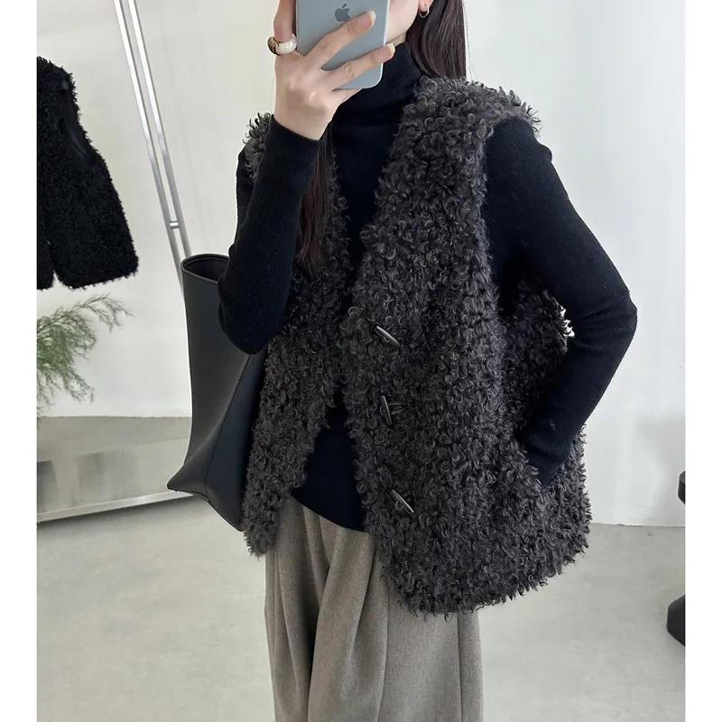 秋冬羊羔毛皮毛一体保暖马甲女