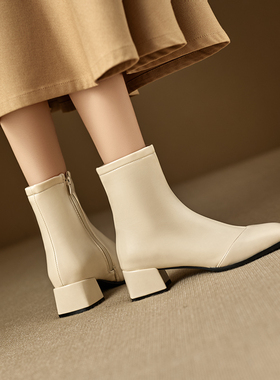 外贸秋冬皮靴粗跟中跟短靴女方头马丁靴短筒靴子米白色大码鞋PCSA