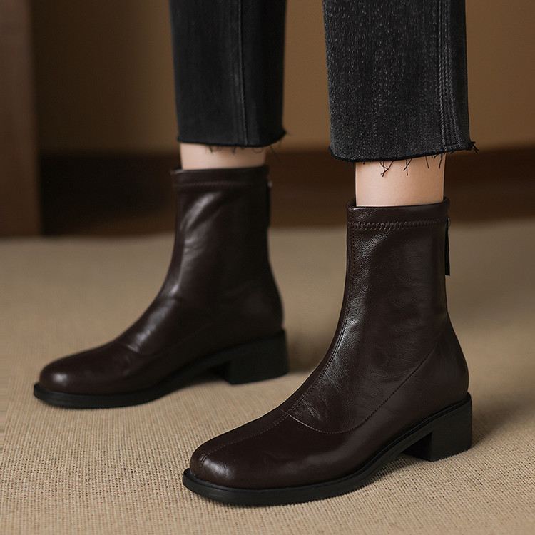 2025年新款秋冬棕色米白色皮靴方头短靴时尚中跟粗跟短筒小靴子JD