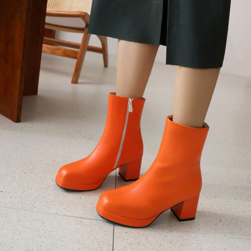 秋冬高跟短靴白色婚鞋中筒大码鞋