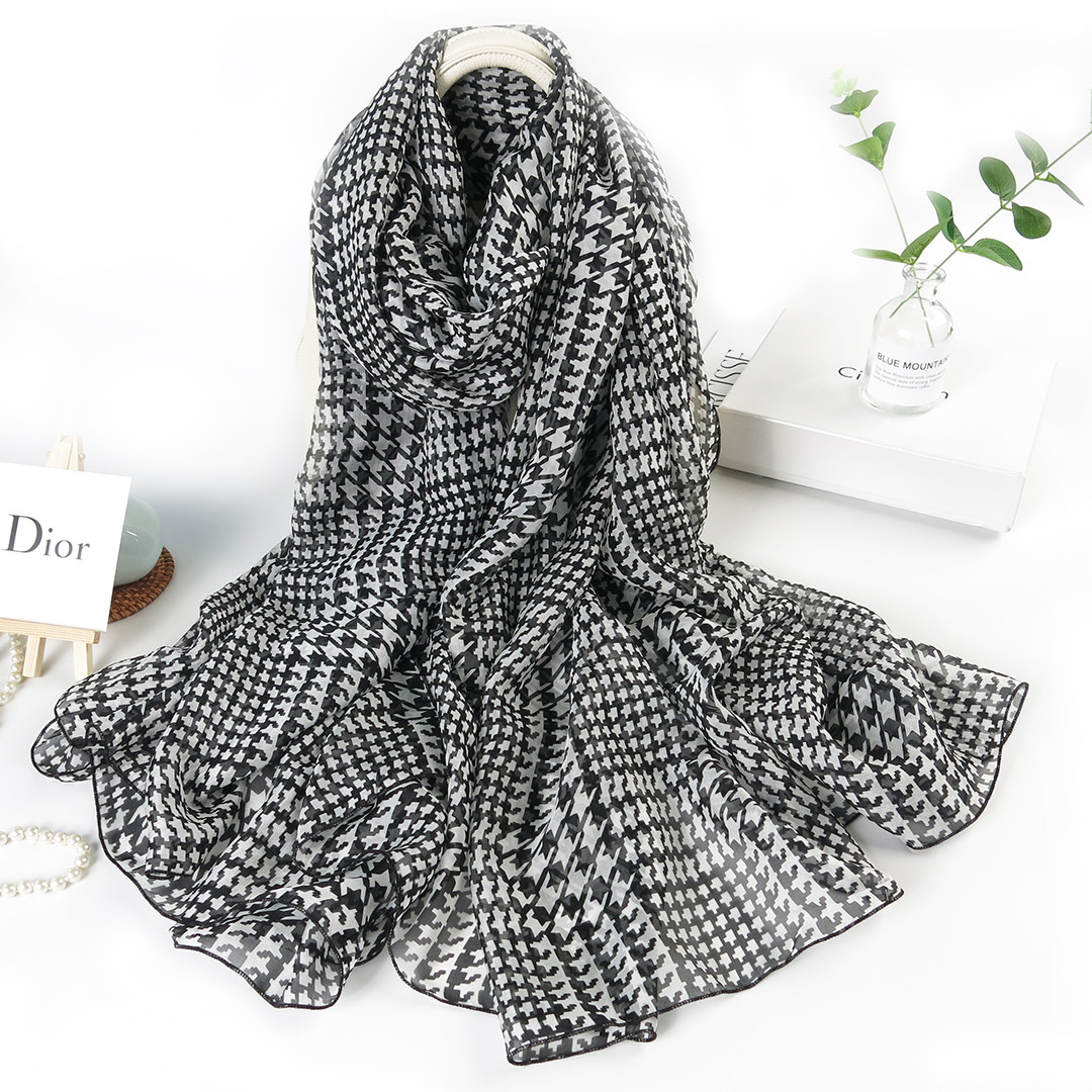 围巾女纱巾款格子披肩春秋夏季silk scarf women千鸟格桑蚕丝丝巾