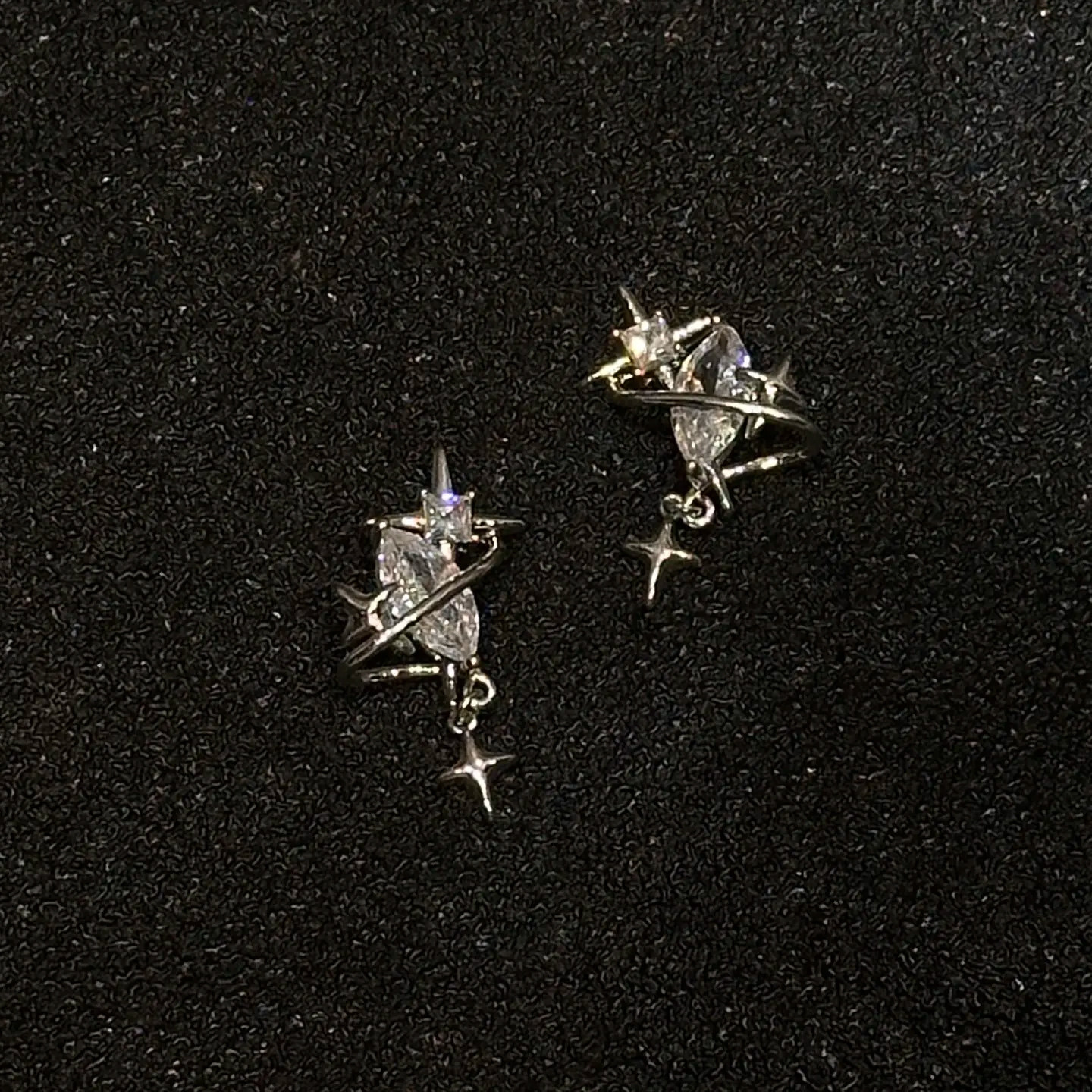 新款满钻星球芒星耳钉小众清冷高级感土星吊坠设计百搭银针耳饰女