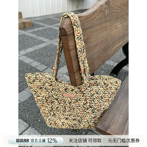 REREK百搭草编花色手提包