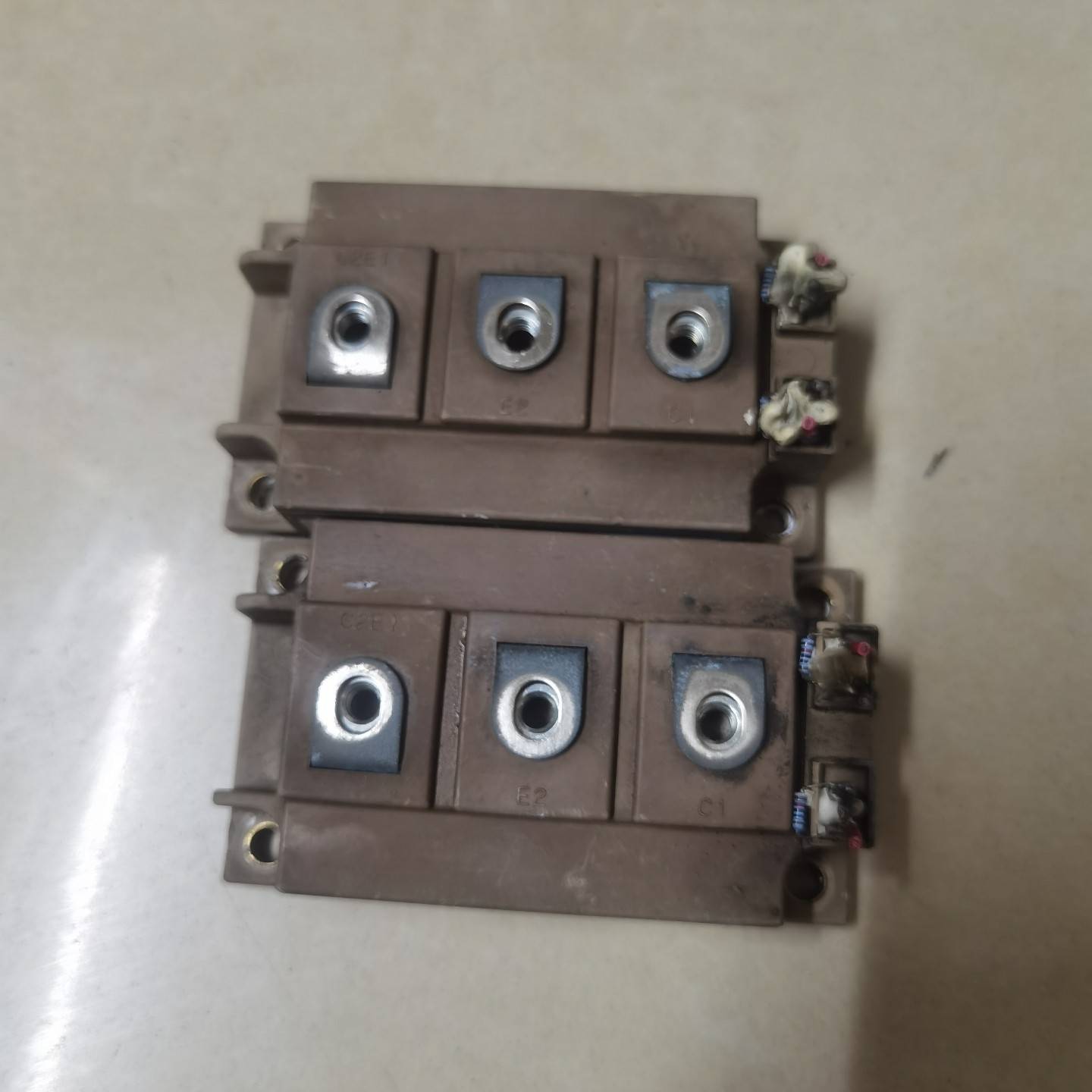 2MB1200VB-120-50。200A 1200V逆议价 也可为维修！！