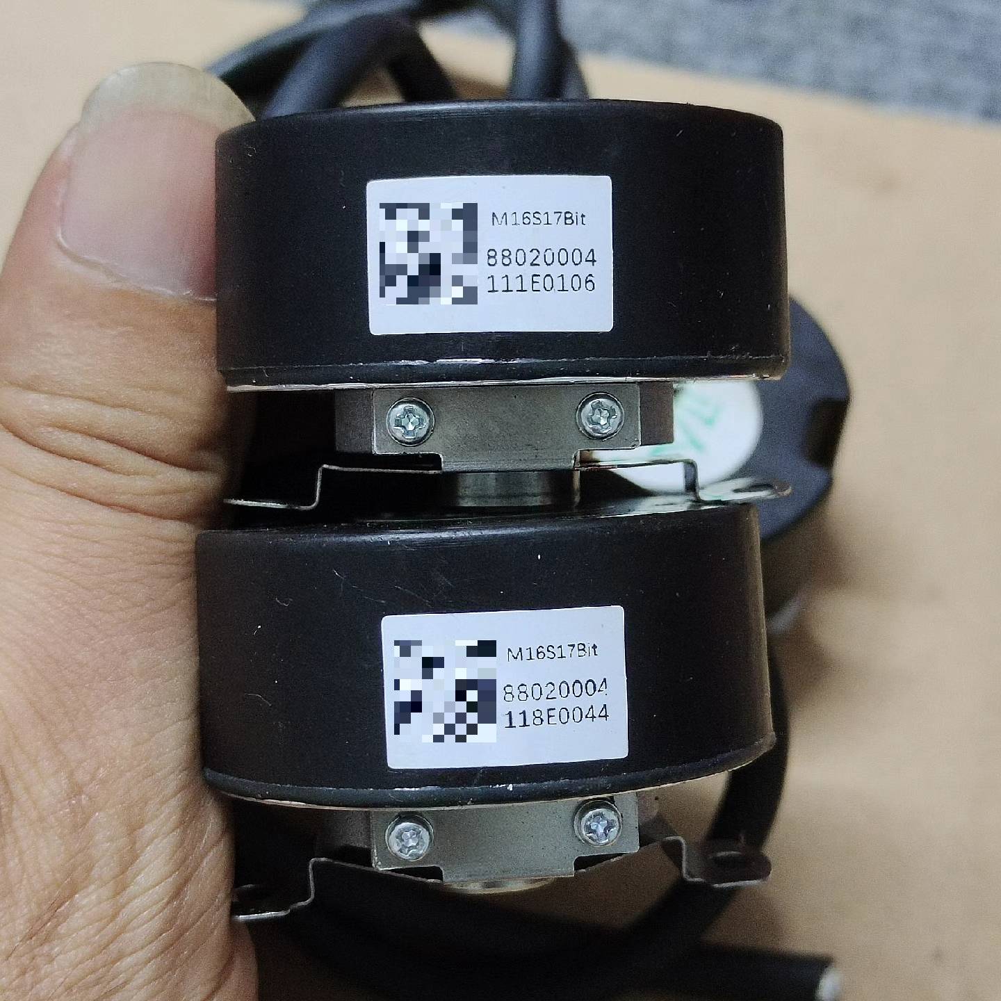 M16S17Bit编码器，内径直9m议价 也可为维修！！