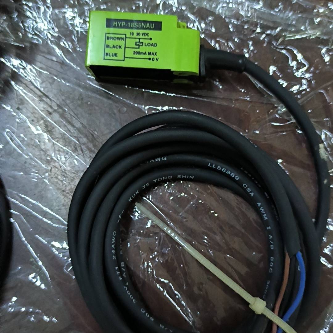 #进口光电传感器HYP-18S5NA议价 也可为维修！！