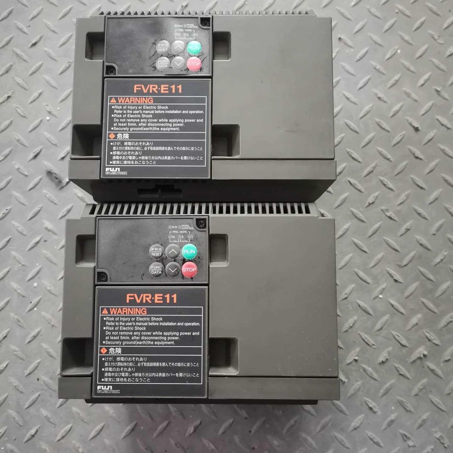 富士变频器FVR1.5E11S-7JE 1.议价 也可为维修！！