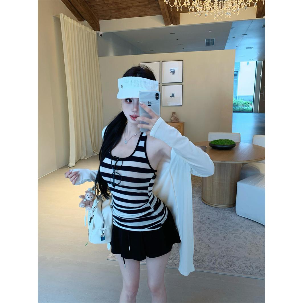 草莓少女  初秋新款黑白条纹露背背心开衫上衣套装