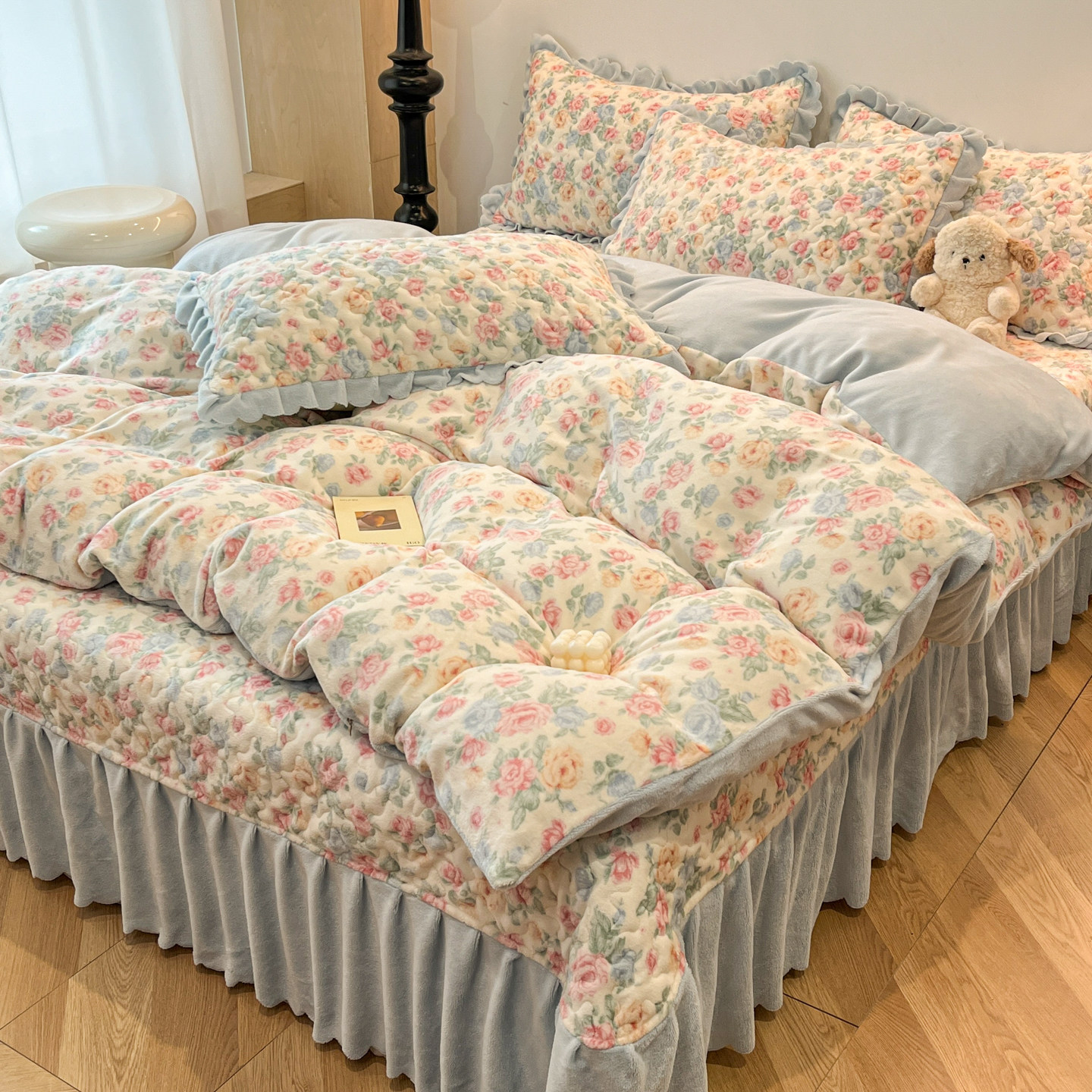 韩式碎花牛奶绒四件套床盖款2025新款床品套件公主风被套加棉床单