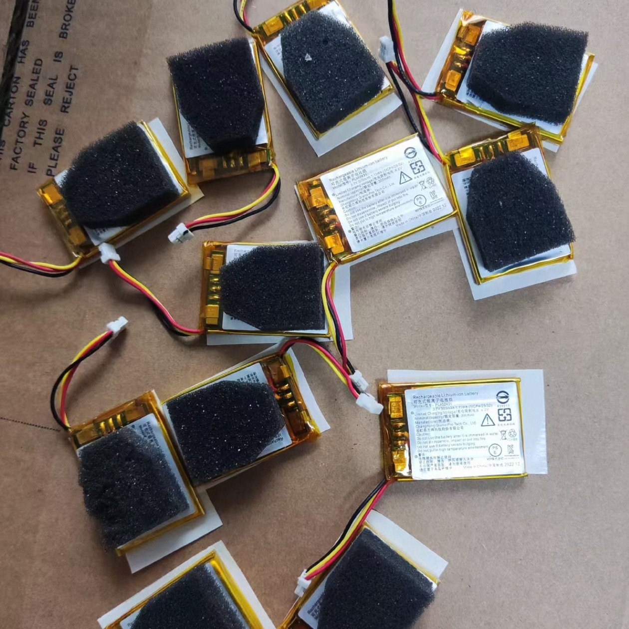 原装配件适用于Razer雷蛇毒蝰V2PRO专业版/MINISE鼠标电池电源 - 实物图
