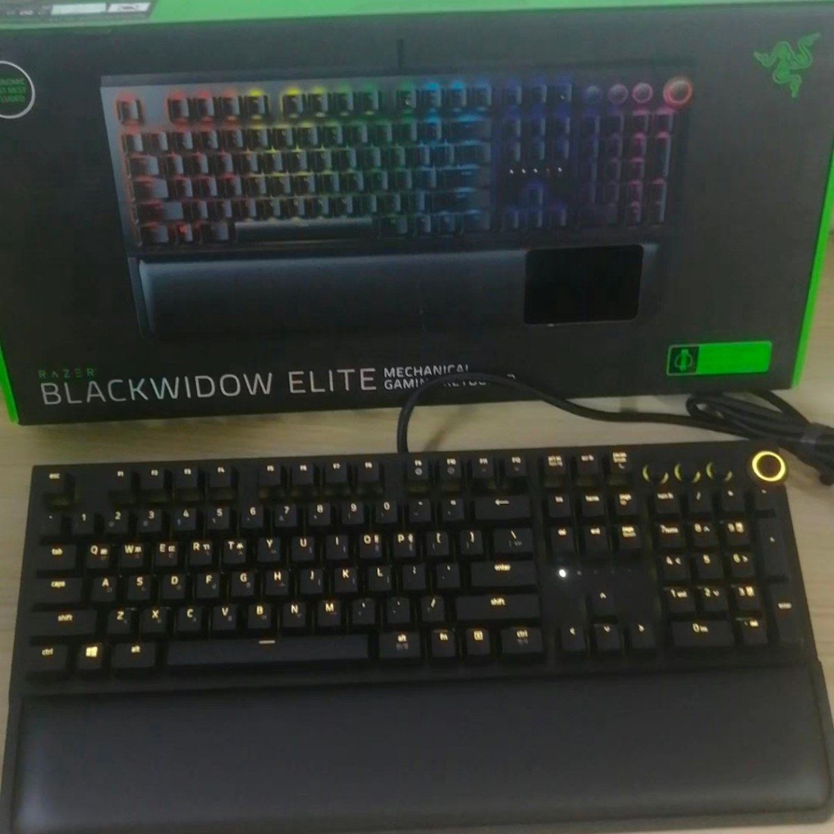 Razer雷蛇黑寡妇蜘蛛精英版机械键盘有线游戏104配列RGB背光键盘