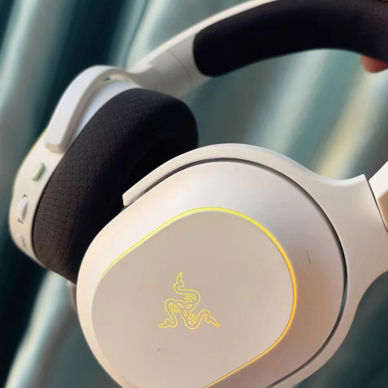 Razer雷蛇梭鱼X幻彩版头戴式蓝牙2.4G双模无线环绕声电竞游戏耳麦