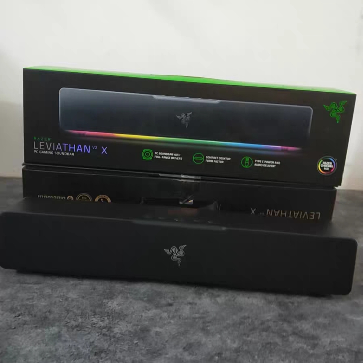 Razer雷蛇利维坦巨兽V2 X条形蓝牙桌面音箱电脑游戏重低音RGB灯效