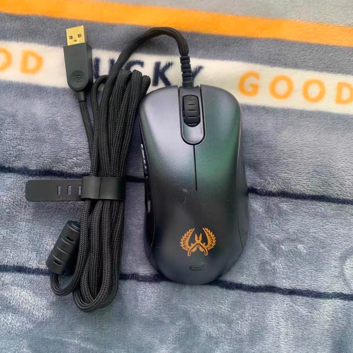 卓威奇亚ZOWIE EC2-B CSGO反恐精英联名特别版有线游戏FPS鼠标