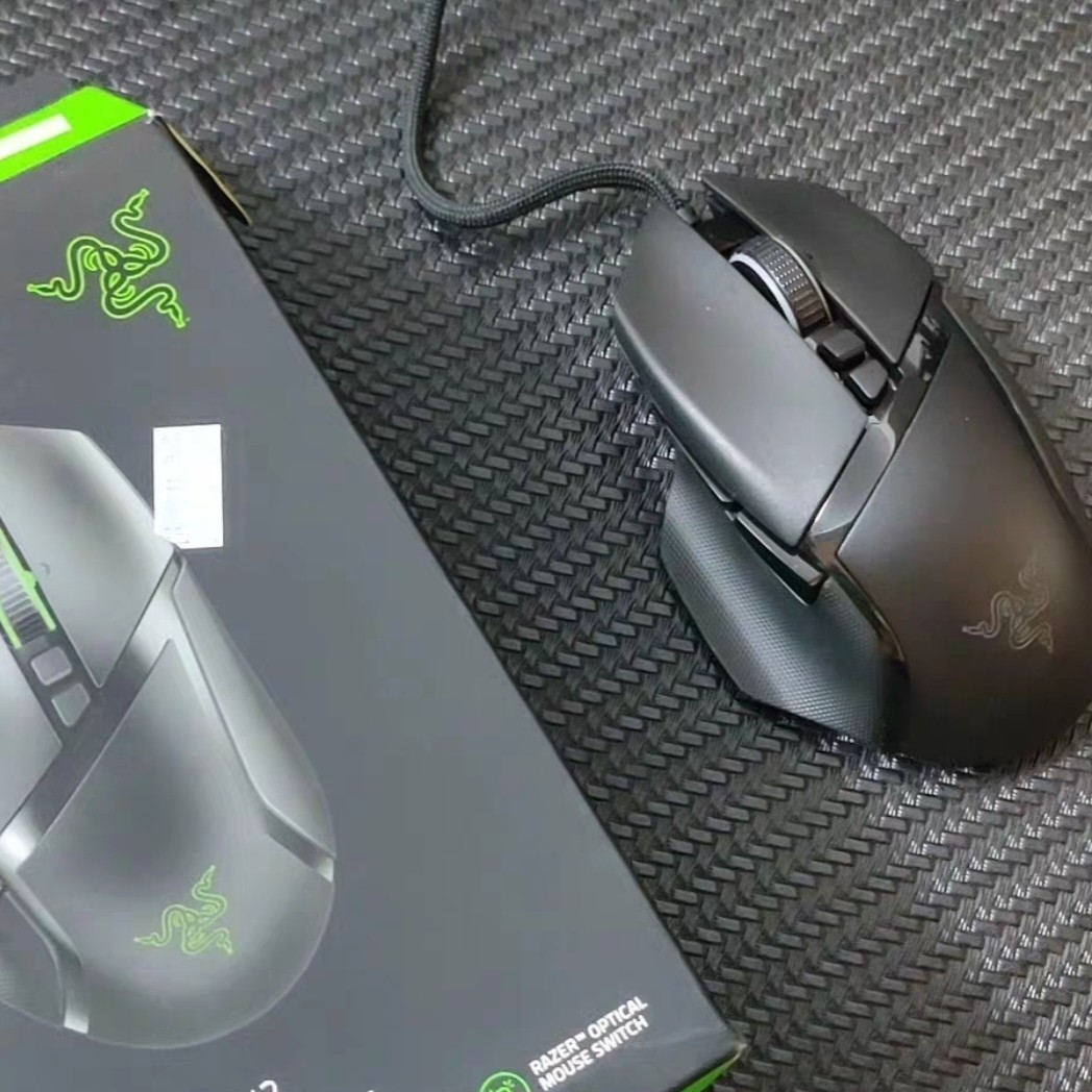 Razer雷蛇巴塞利斯蛇V2 幻彩RGB有线游戏电竞电脑CF/FPS鼠标滑鼠