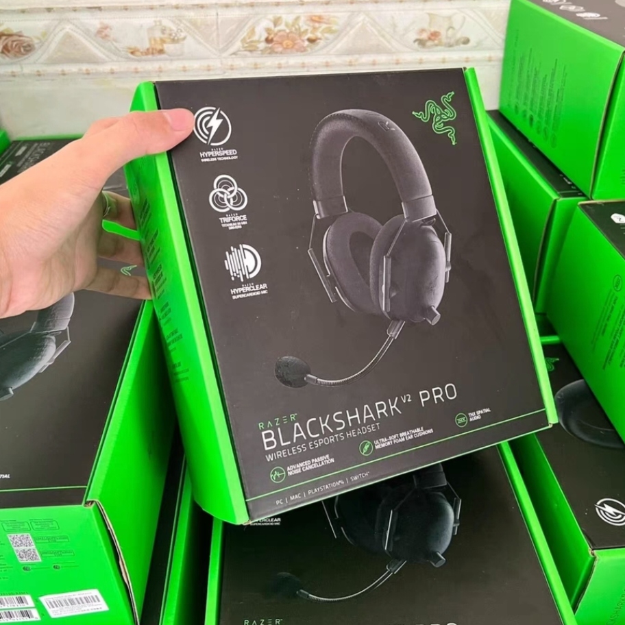 雷蛇Razer旋风黑鲨V2PRO专业版 无线2.4G头戴式7.1音效游戏耳机