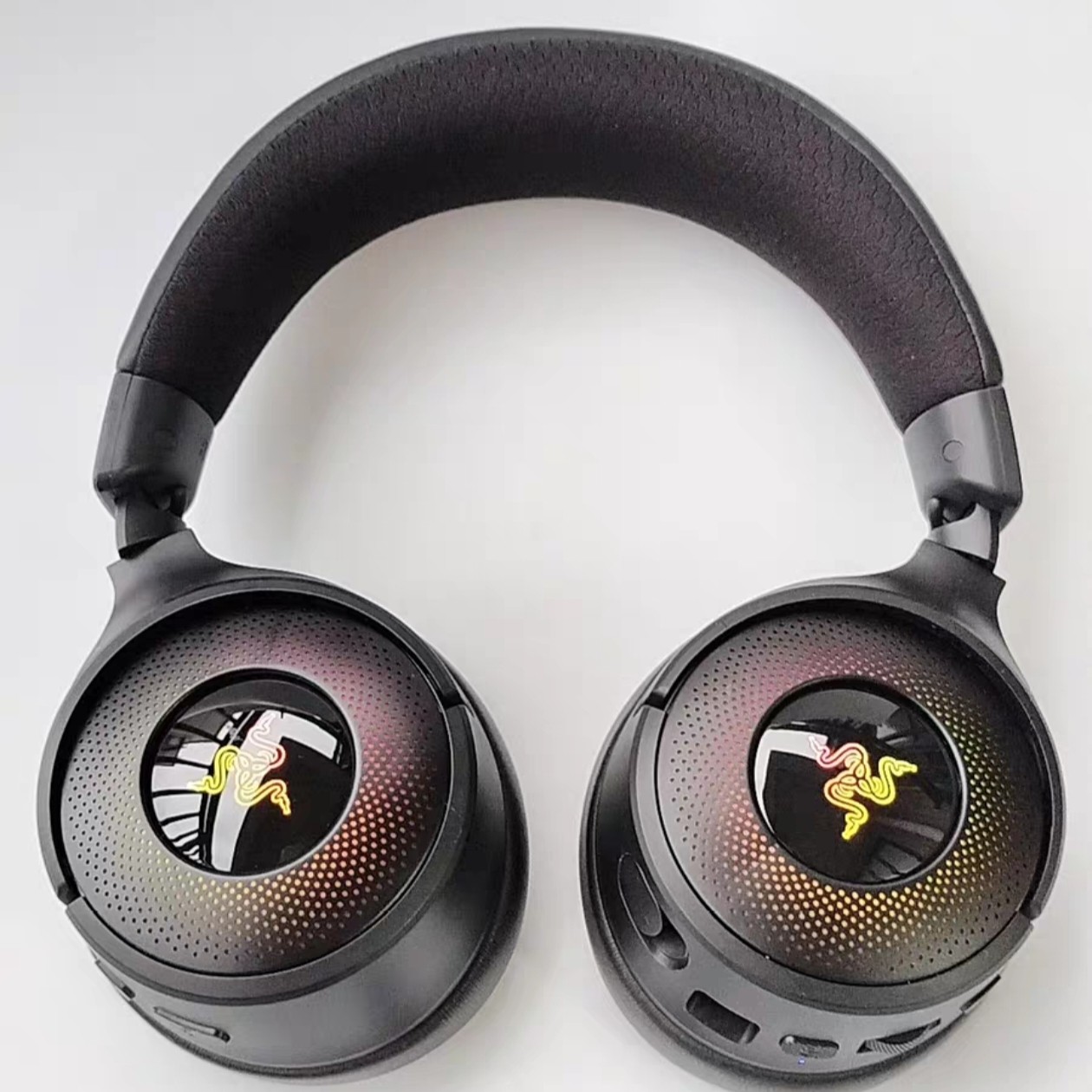 Razer雷蛇北海巨妖V4头戴式无线三模游戏幻彩RGB头戴式THX耳机麦